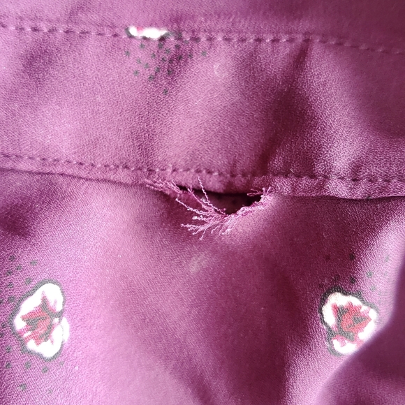 L/S burgundy blouse with small flower pattern - Picture 3 of 4